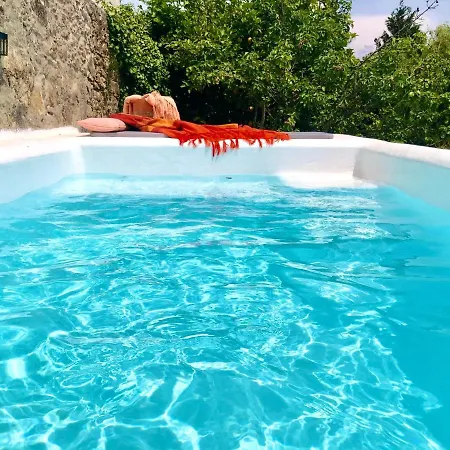 בית נופש Pool Oasis With Private Parking -vigia 8 *