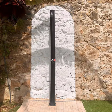 בית נופש Pool Oasis With Private Parking -vigia 8