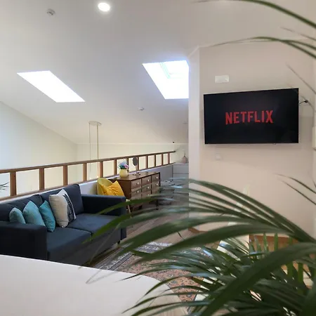 Pool Oasis With Private Parking -vigia 8 * Torres Vedras