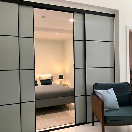 בית נופש Pool Oasis With Private Parking -vigia 8