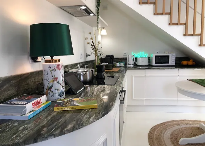 Familiar Com Piscina E Jacuzzi A 30 Min De Lisboa Feriehus Torres Vedras